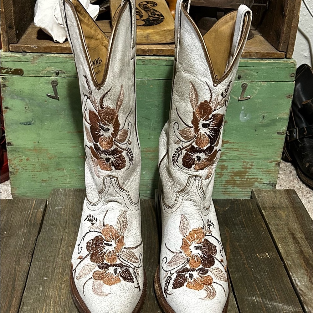Shyanne White and Brown Heeled Boots with Embroidery - Picture 2 of 5